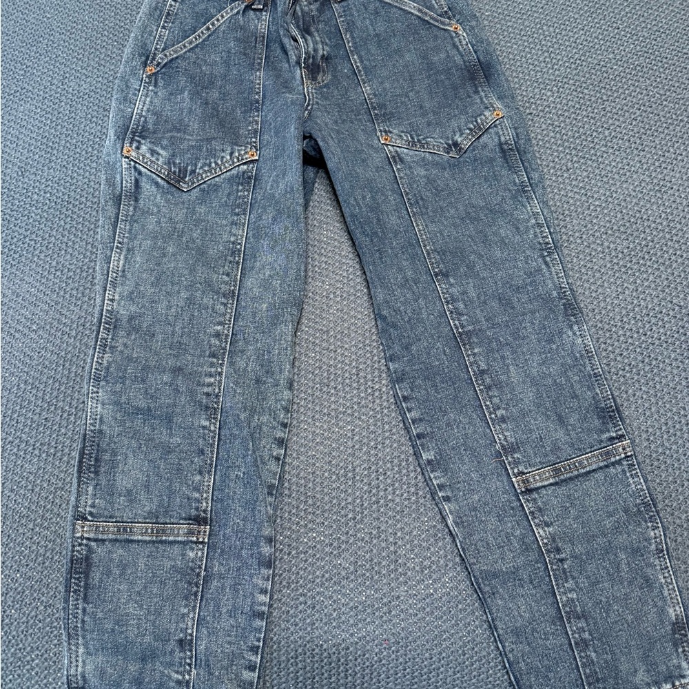Old Navy Women's High-Rise Straight-Leg Jeans in Faded Blue Denim